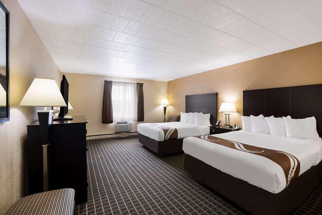 Quality Inn & Suites Big Rapids Near University Quarto foto